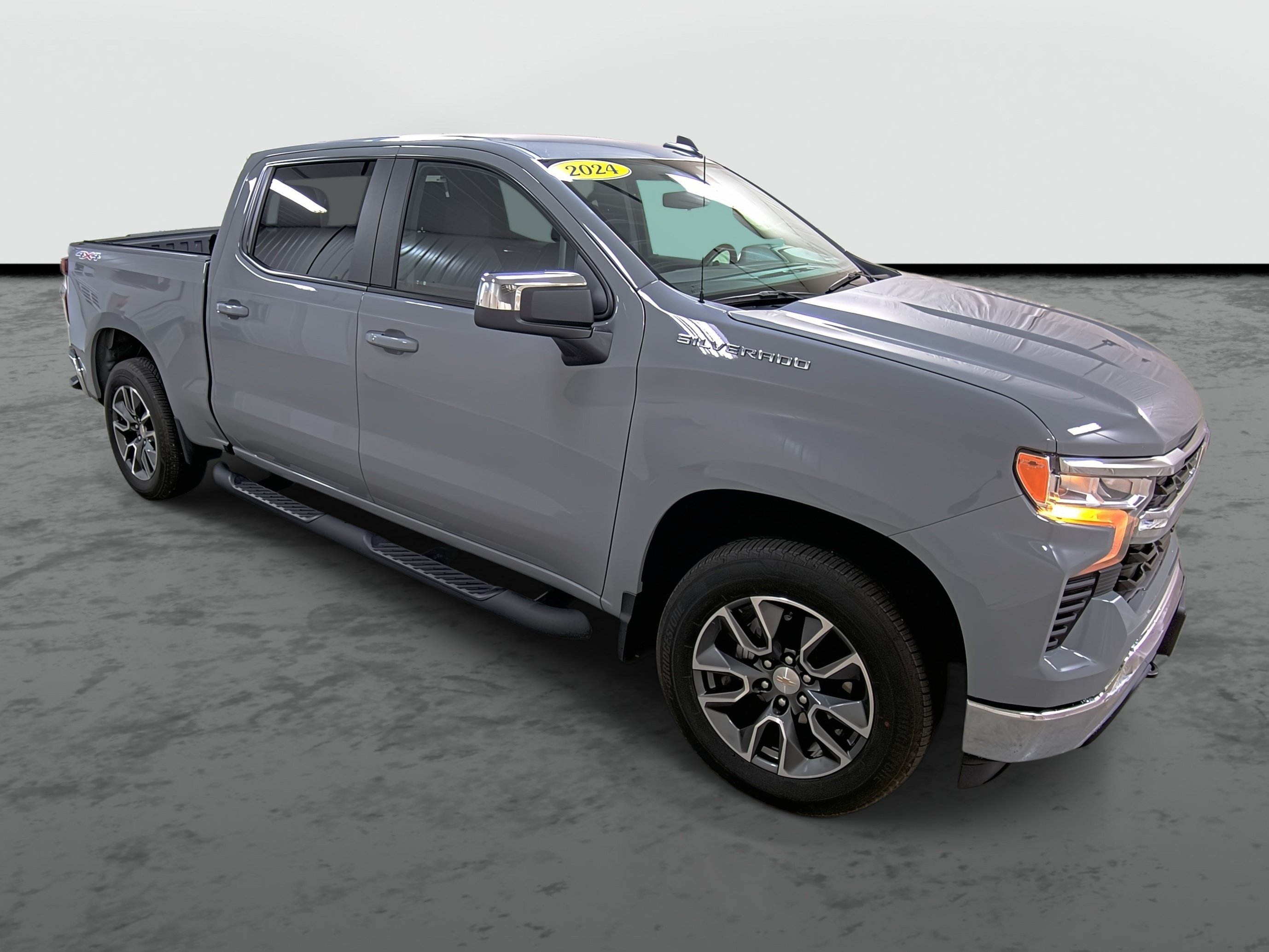 Used 2024 Chevrolet Silverado 1500 LT AWD/4WD image 5