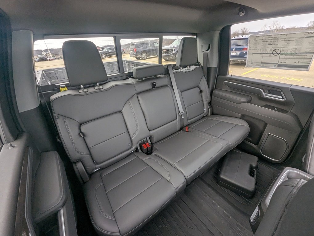 New 2026 GMC Sierra 2500 SLT w/ SLT Convenience Package image 17