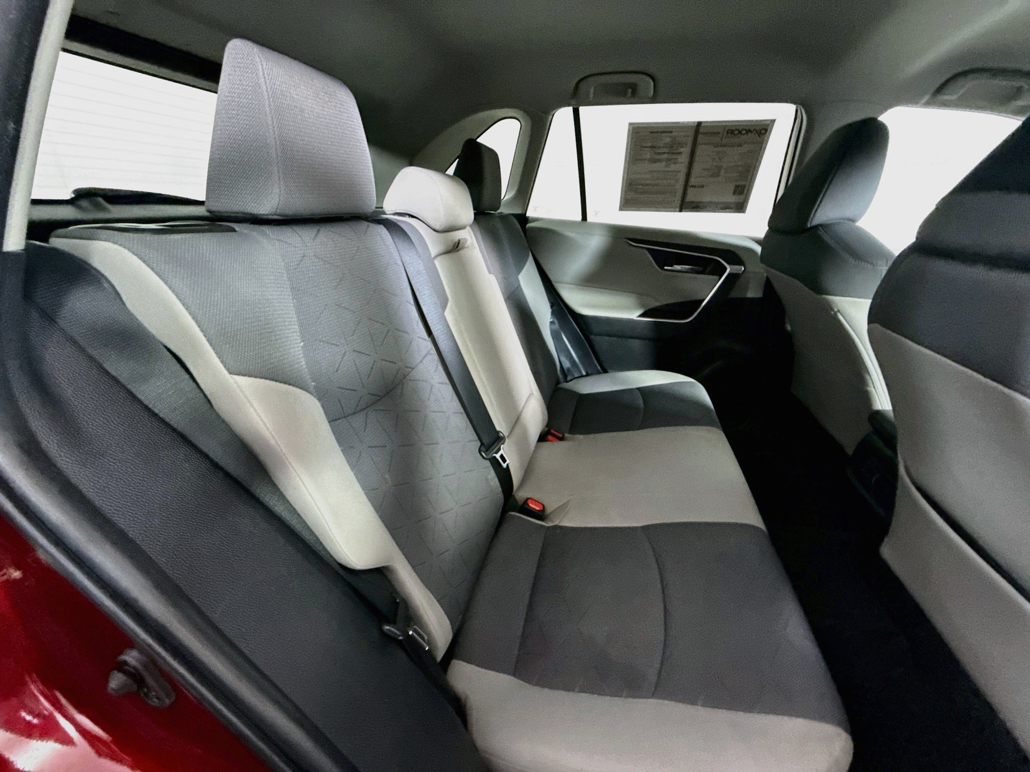 Used 2022 Toyota RAV4 XLE FWD image 24