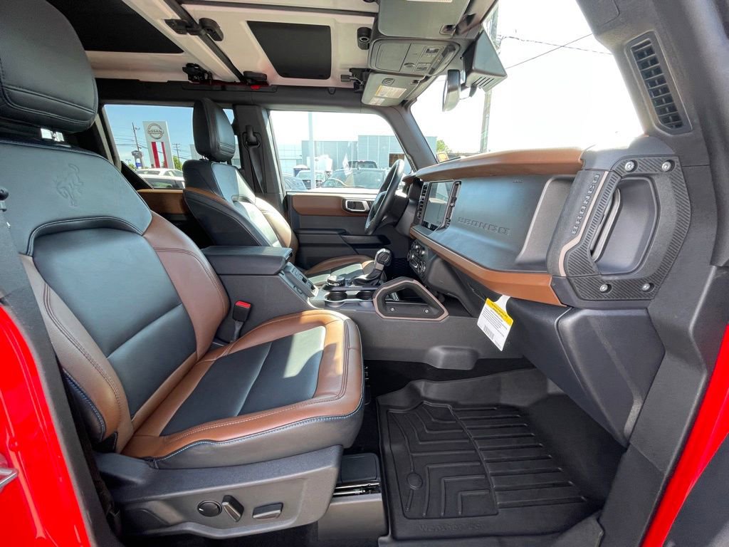 Used 2024 Ford Bronco Outer Banks AWD/4WD image 25