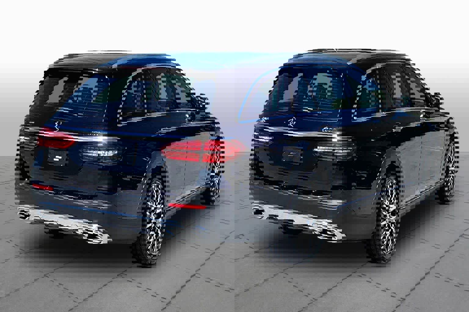 Used 2023 Mercedes-Benz E 450 4MATIC All-Terrain Wagon w/ Premium Package image 13