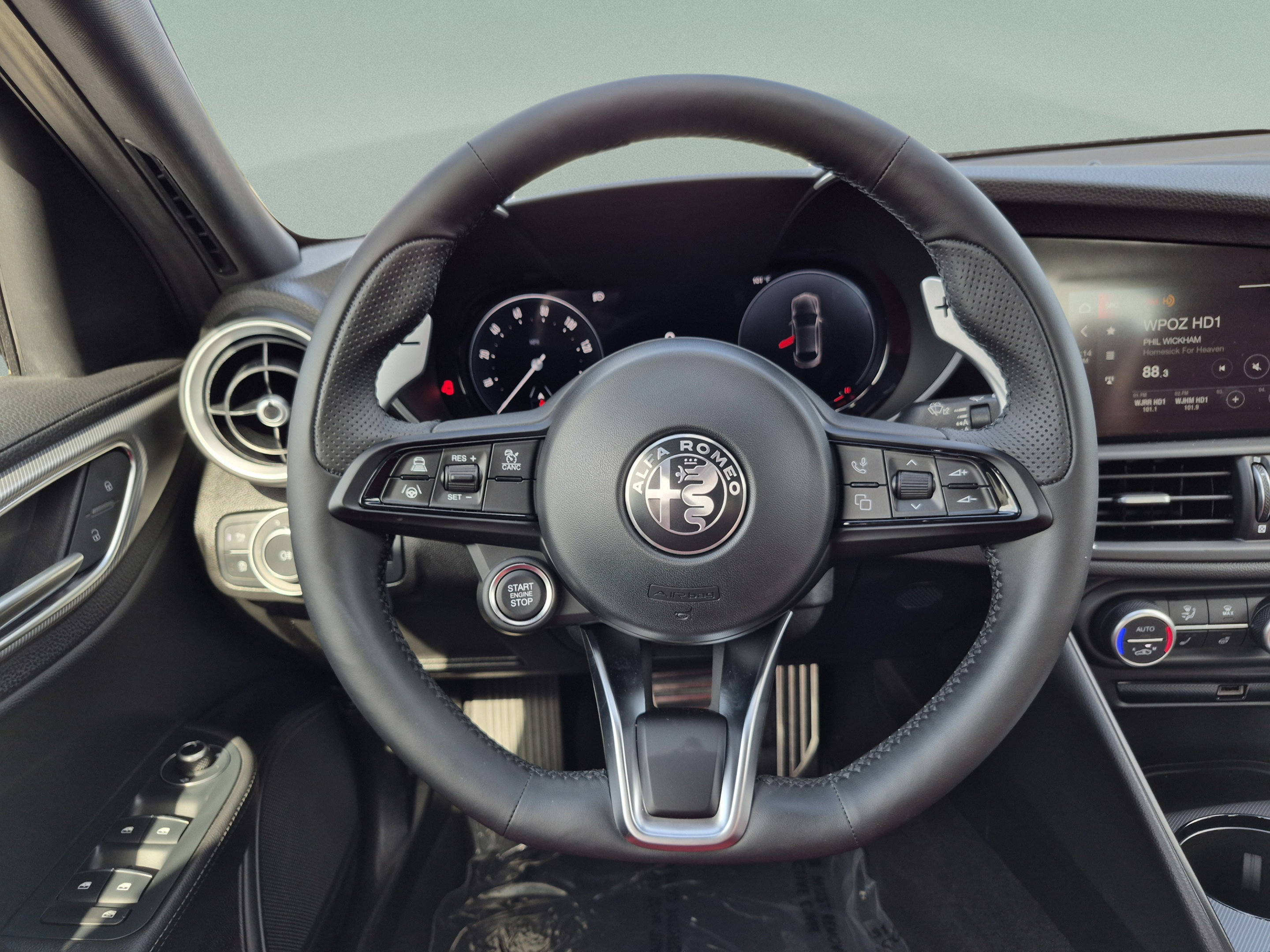 New 2026 Alfa Romeo Giulia w/ Driving Assist Package RWD image 39