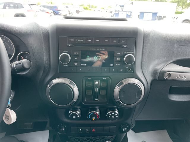 Used 2014 Jeep Wrangler Unlimited Sport w/ Quick Order Package 24S AWD/4WD image 23