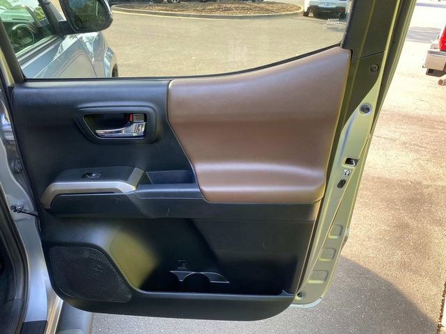 Used 2017 Toyota Tacoma Limited image 32