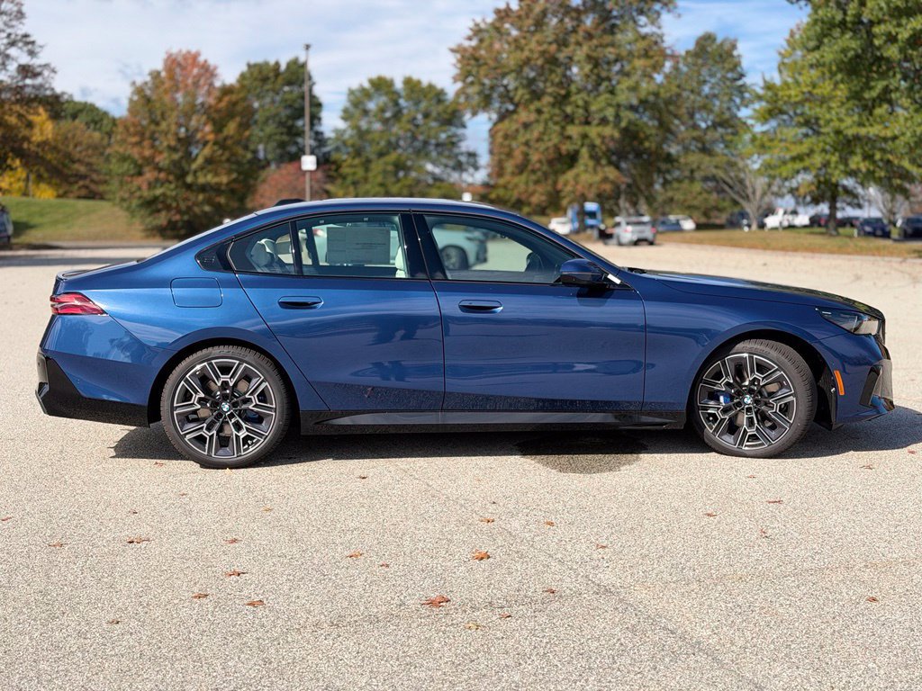 New 2027 BMW 540i xDrive w/ M Sport Package AWD/4WD image 8