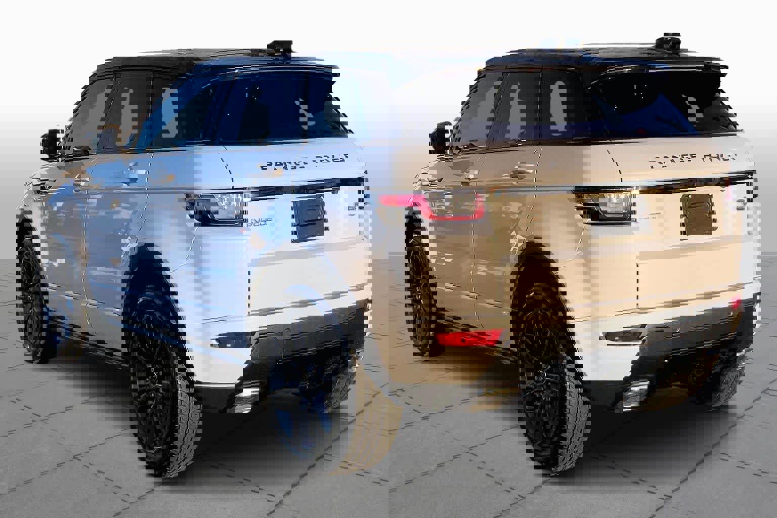 Used 2018 Land Rover Range Rover Evoque Landmark Edition image 12