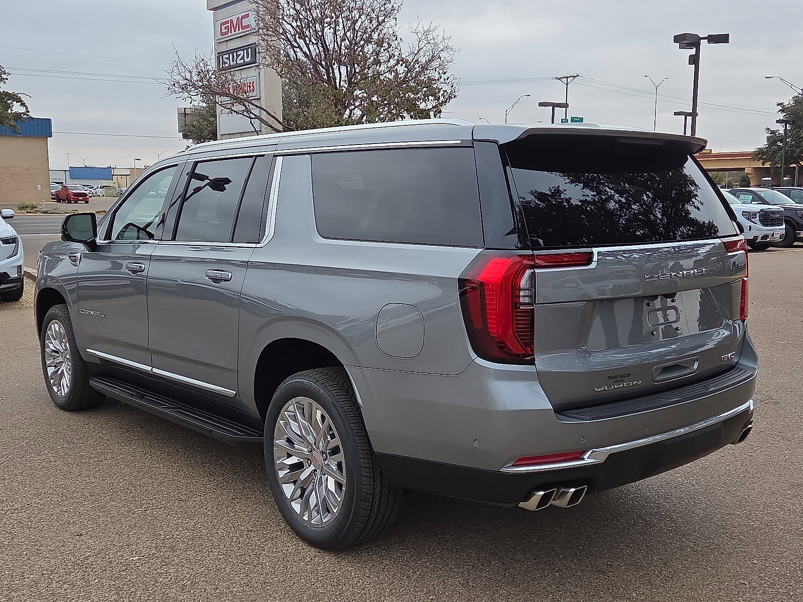 New 2026 GMC Yukon XL Denali image 3