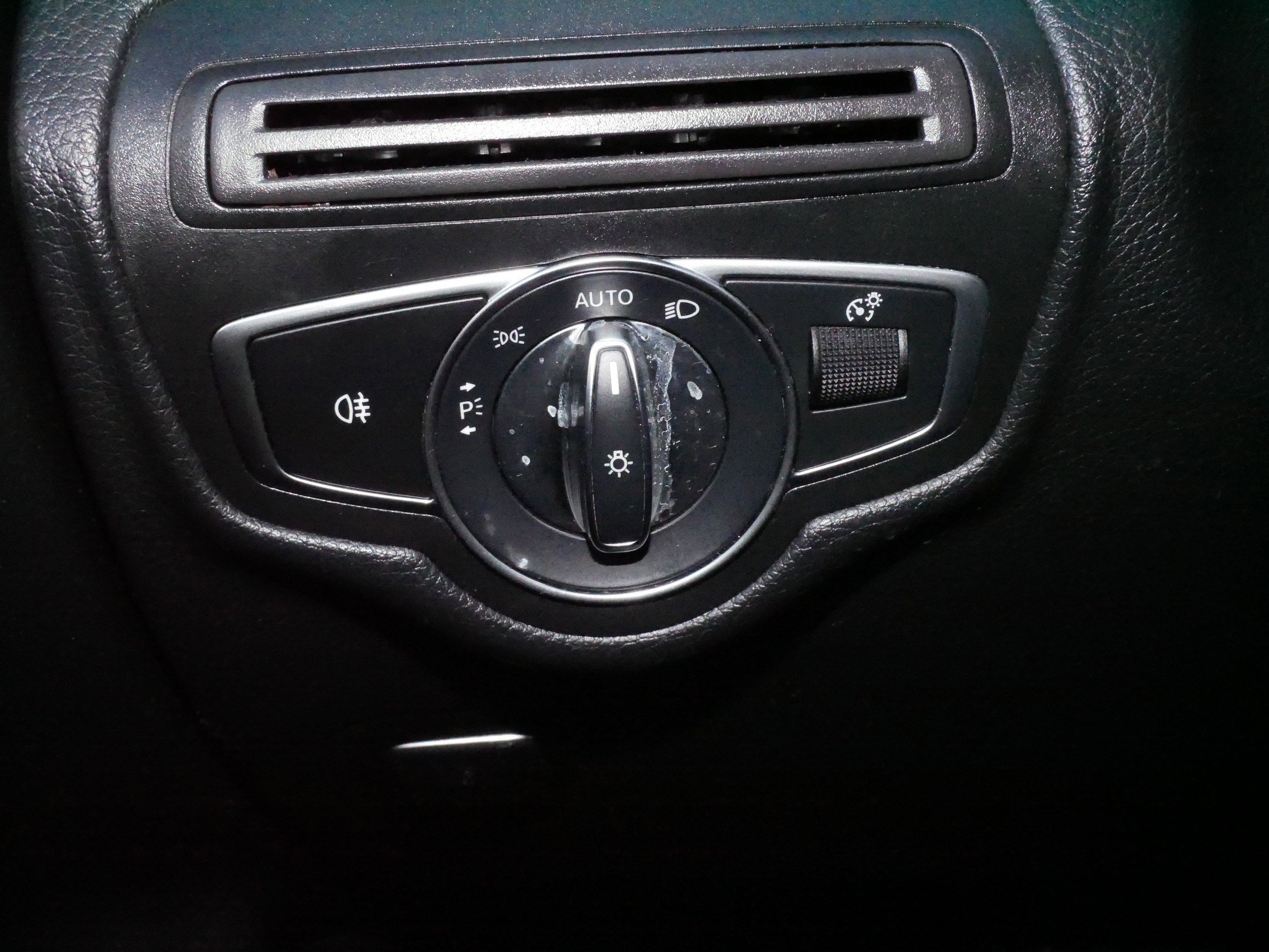 Used 2017 Mercedes-Benz GLC 300 4MATIC image 27