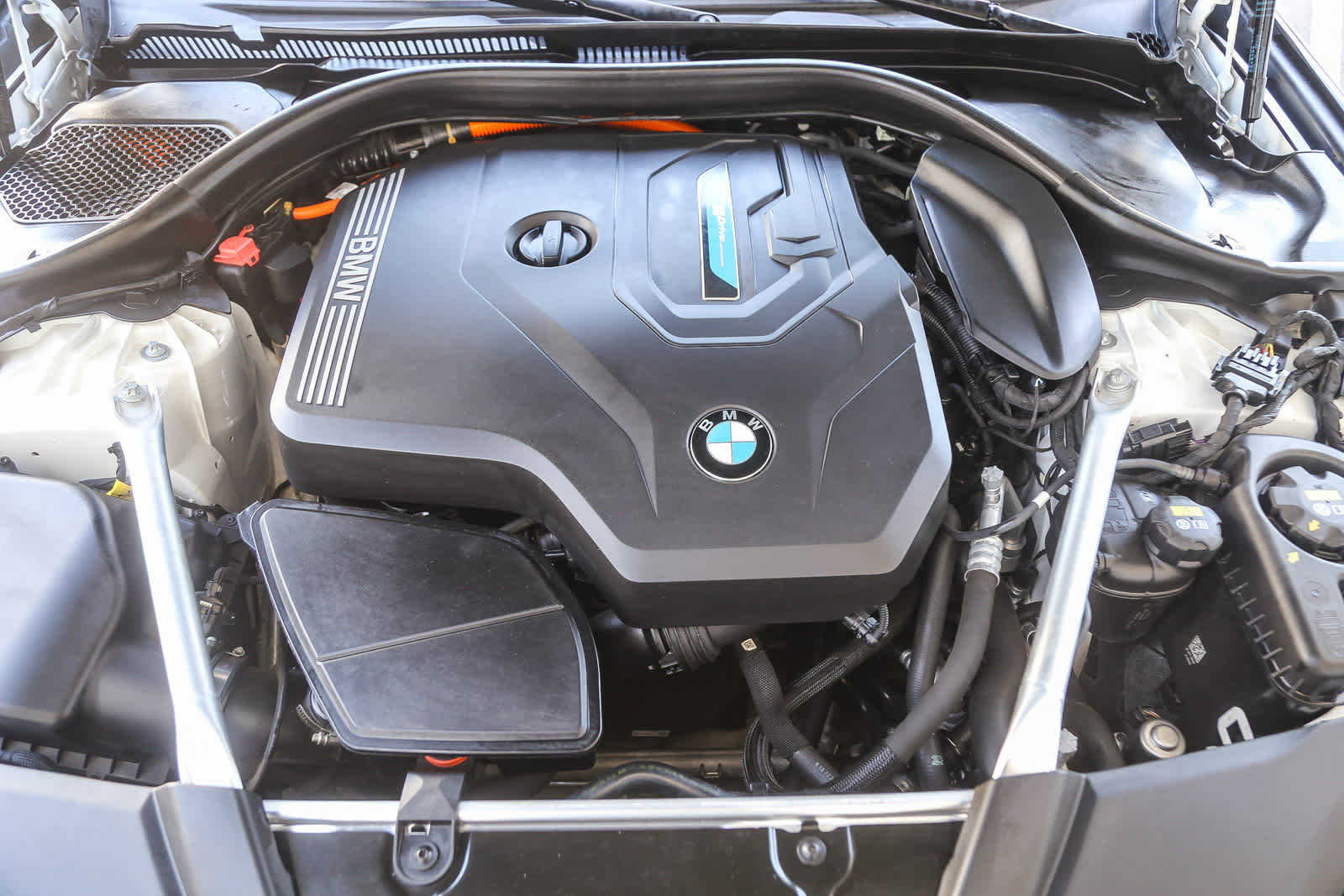 Used 2023 BMW 530e w/ Convenience Package image 24