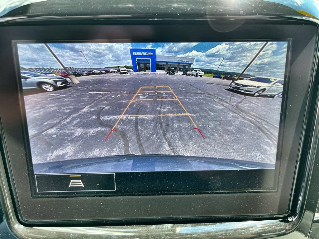 Used 2023 Chevrolet Traverse LT AWD/4WD image 14