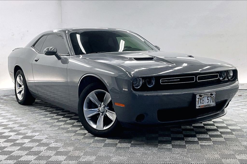 Used 2019 Dodge Challenger SXT RWD image 11