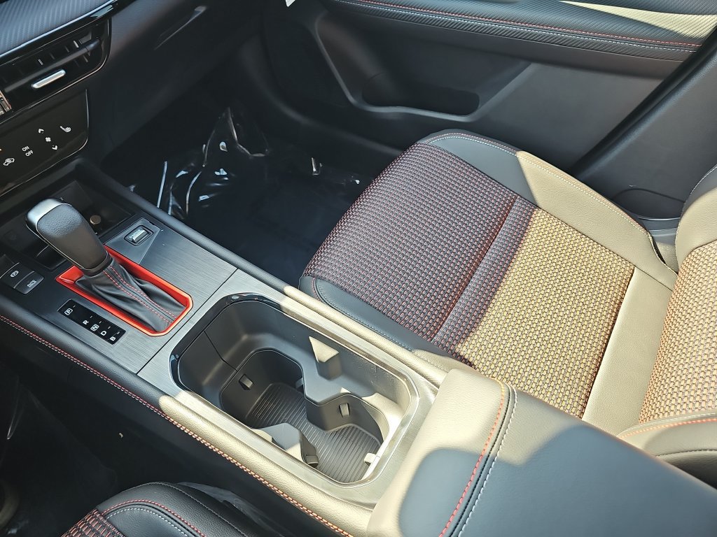 New 2027 Nissan Kicks SR w/ SR Premium Package FWD image 25