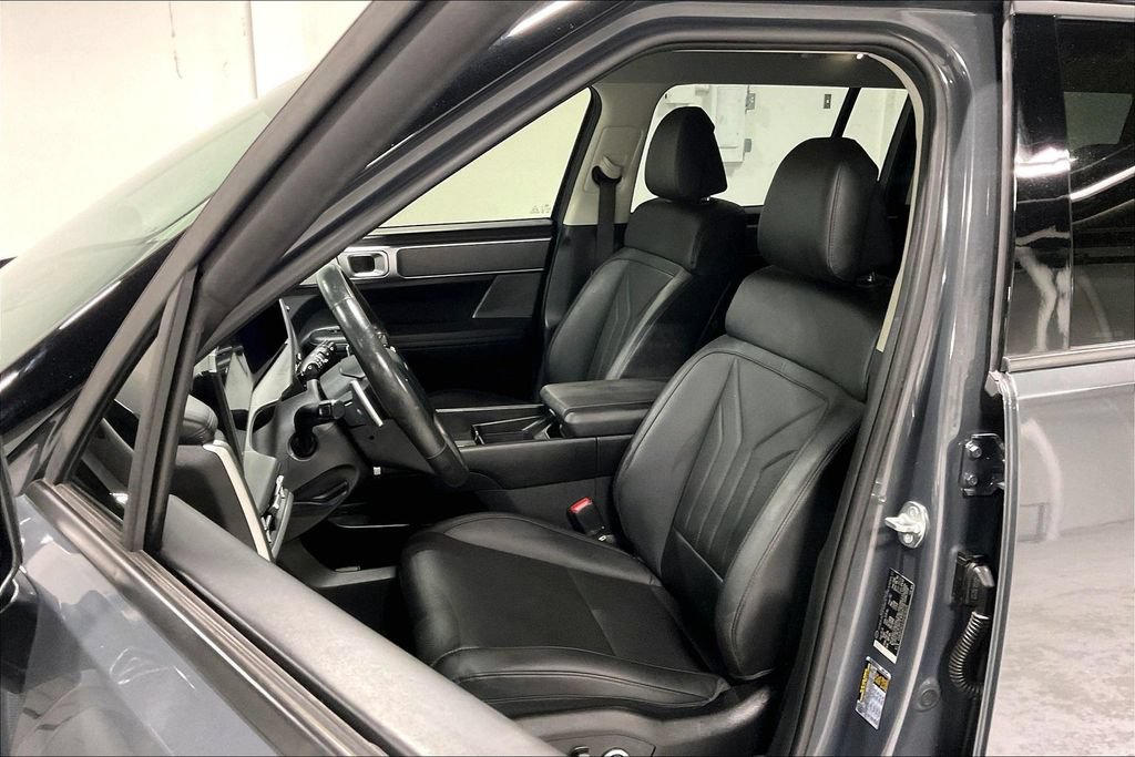 Used 2025 Hyundai Santa Fe SEL FWD image 31
