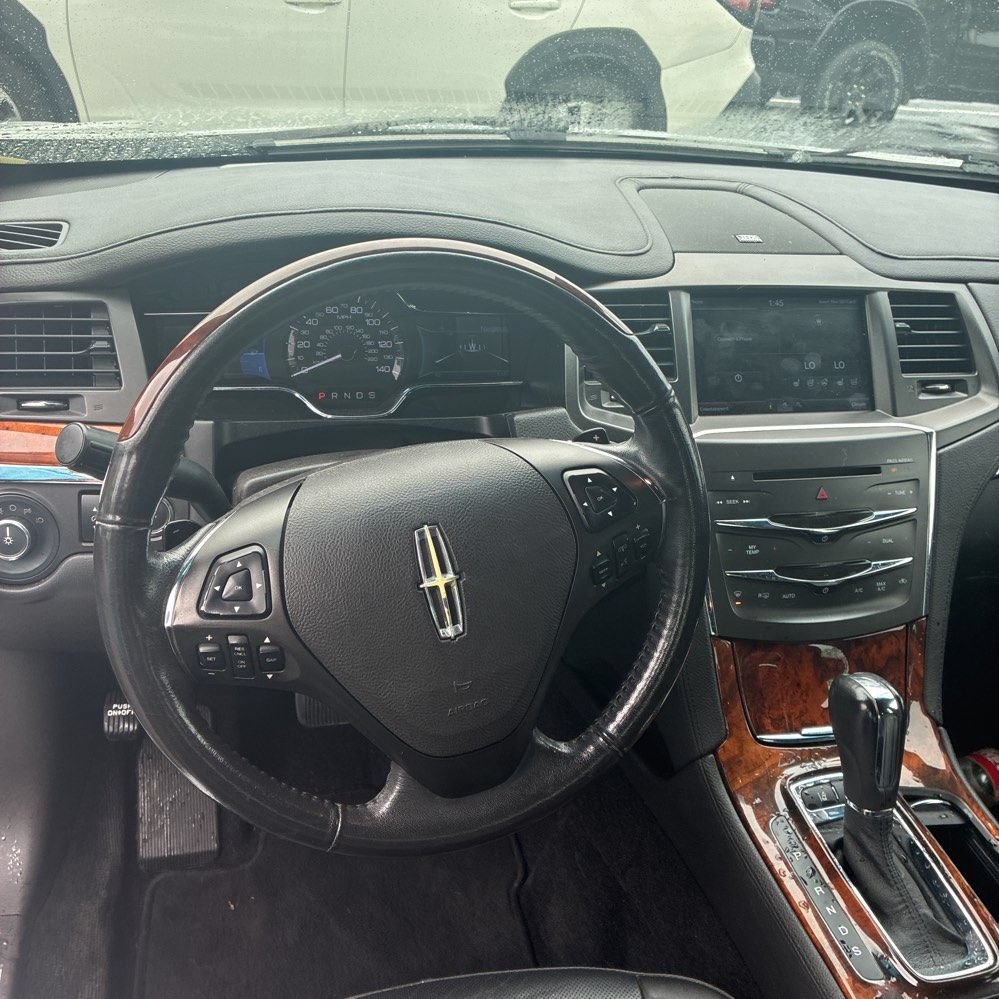 Used 2013 Lincoln MKS AWD image 5