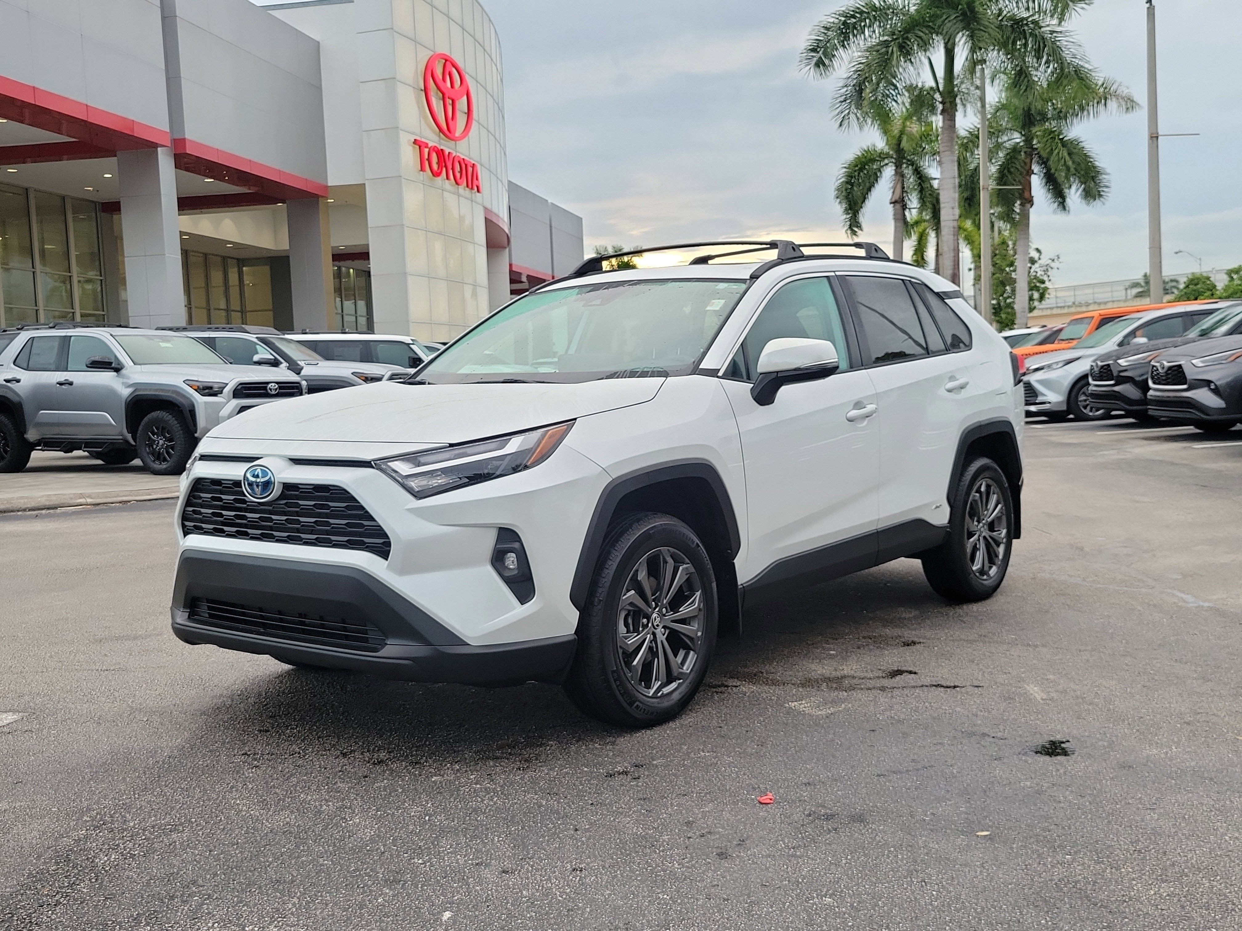 Used 2024 Toyota RAV4 XLE Premium image 2