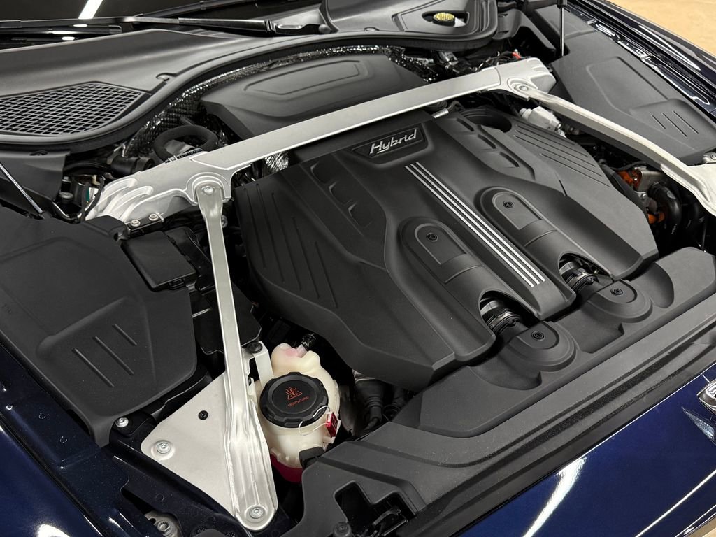 Used 2022 Bentley Flying Spur Plug-In Hybrid image 83