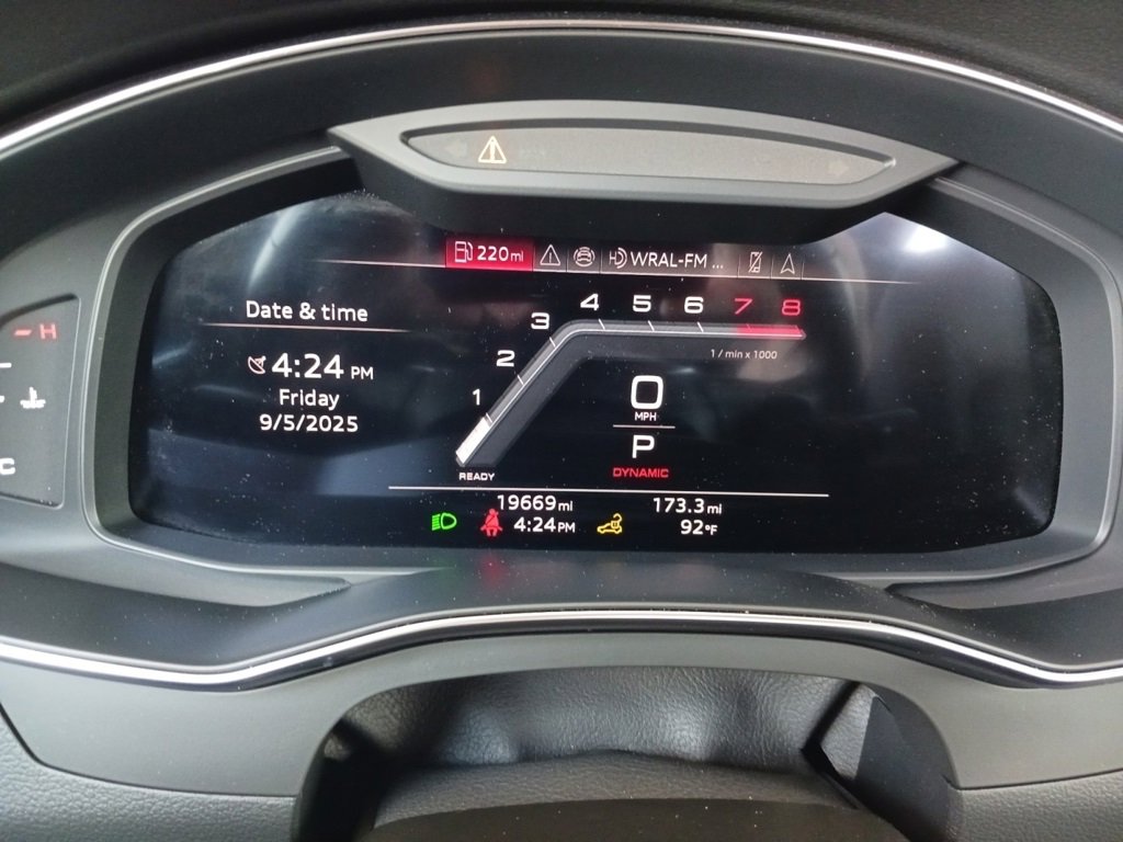 Used 2024 Audi A6 Premium Plus image 11