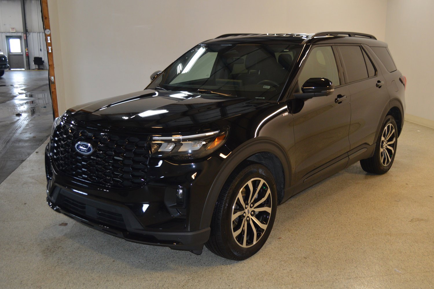 Certified 2025 Ford Explorer ST-Line image 7