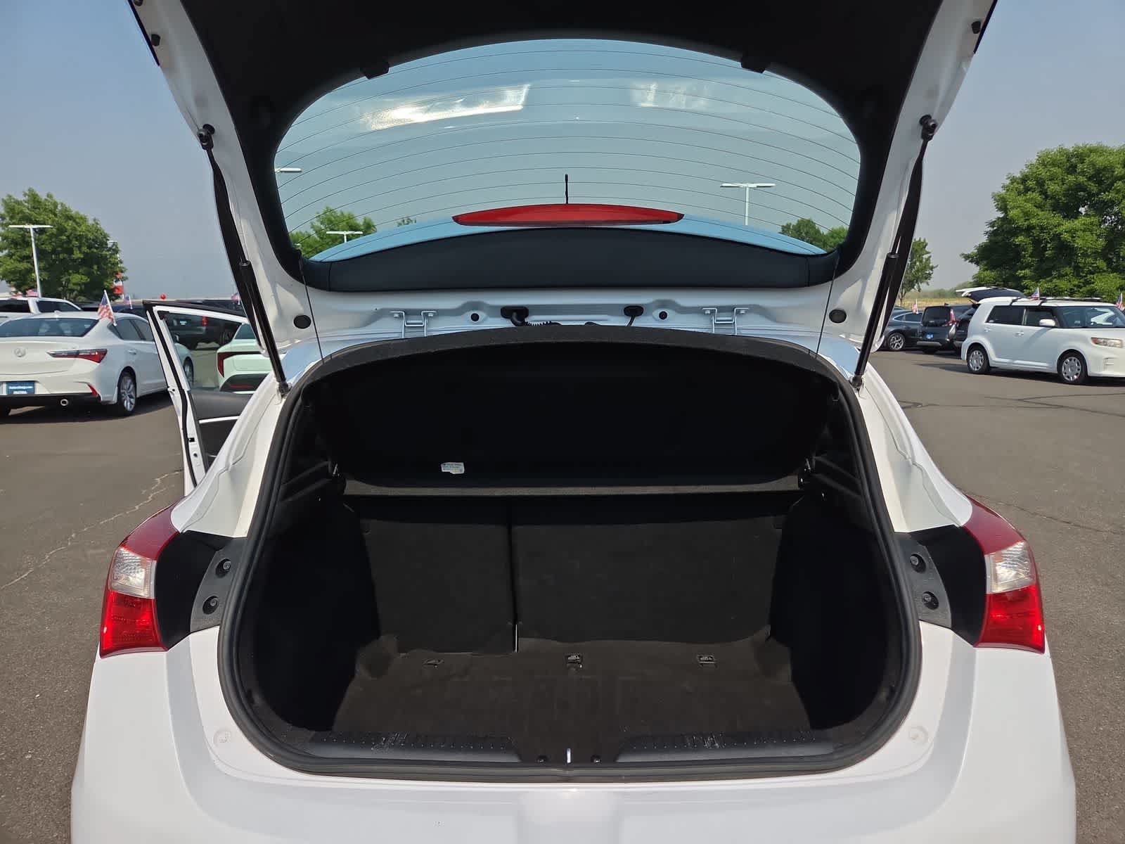 Used 2016 Hyundai Elantra GT FWD image 27