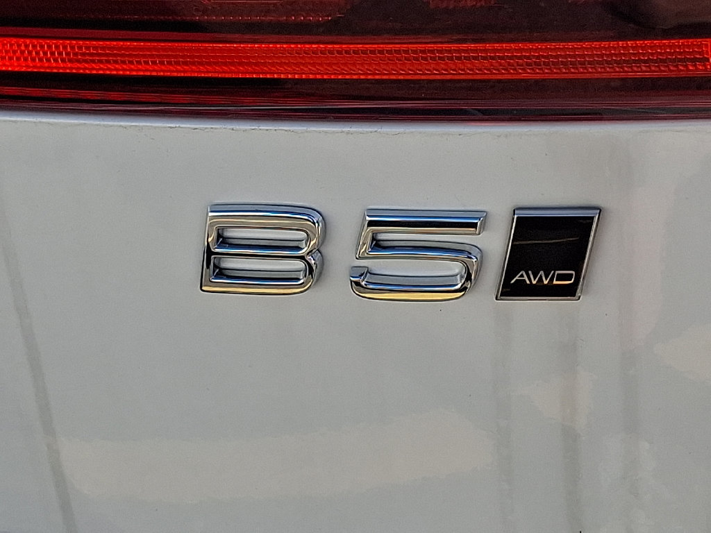 New 2026 Volvo XC60 B5 Plus w/ Protection Package Premier AWD/4WD image 21