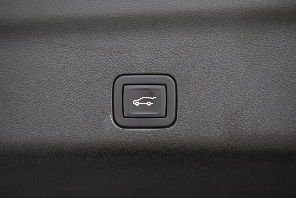 Used 2024 GMC Yukon XL Denali AWD/4WD image 28
