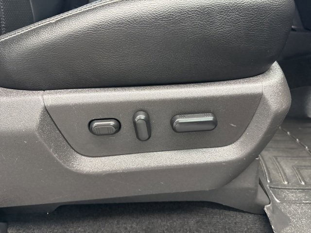 Used 2016 Ford F350 Lariat w/ Lariat Ultimate Package image 13