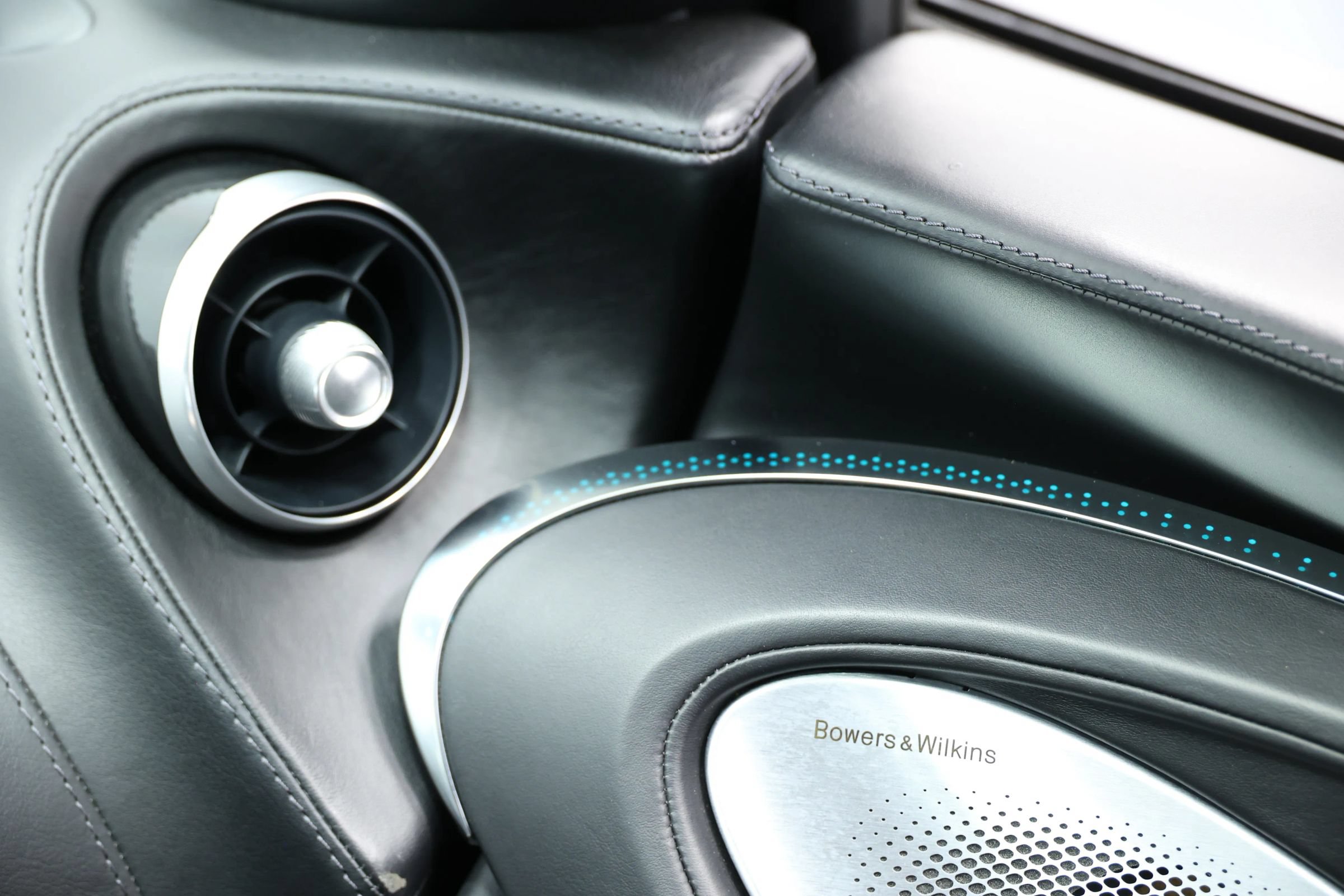 Used 2021 McLaren GT RWD image 20