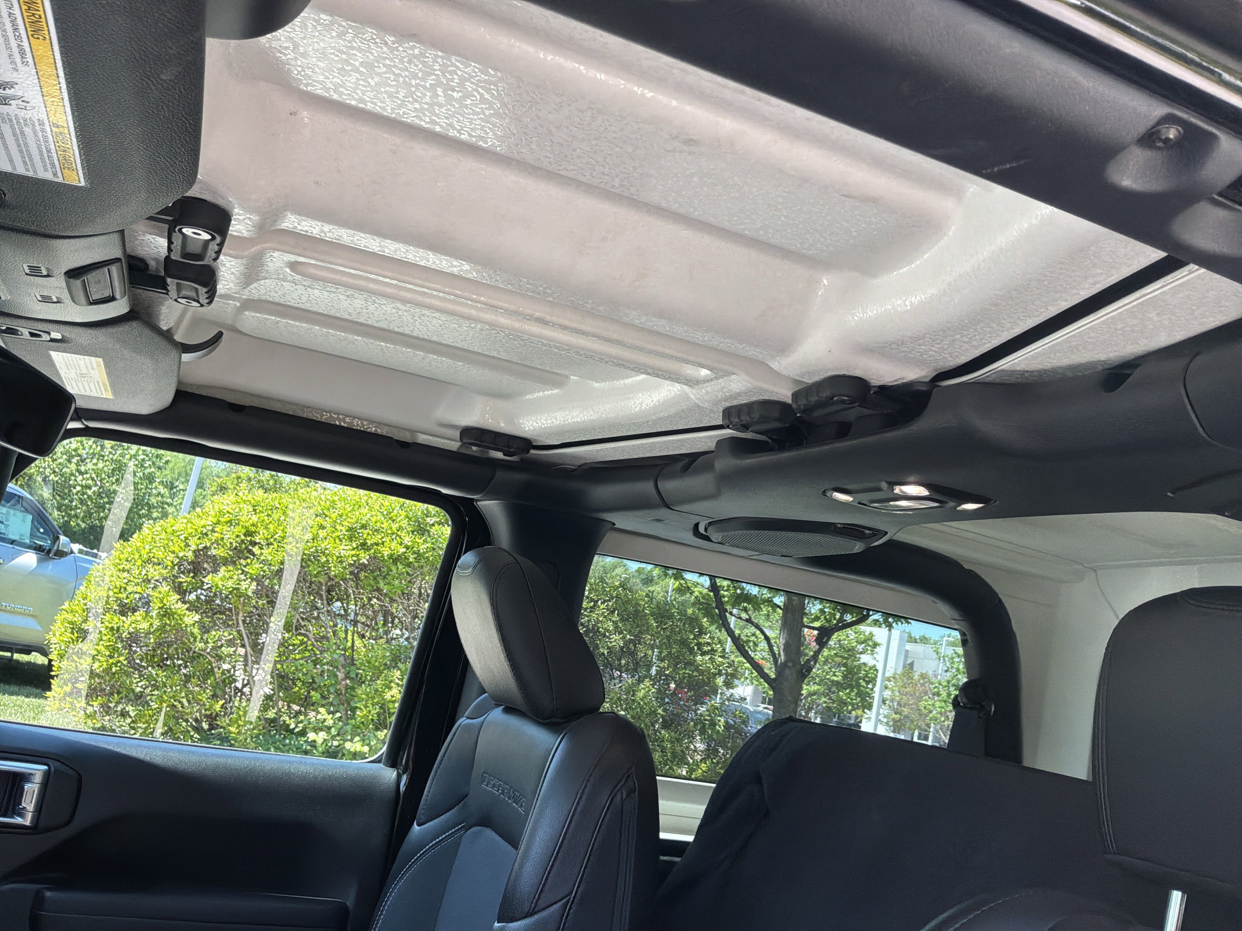 Used 2023 Jeep Wrangler Sport AWD/4WD image 28