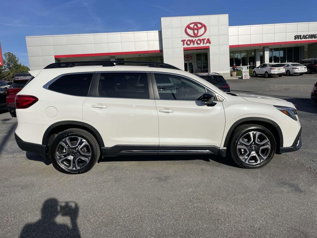 Used 2024 Subaru Ascent Limited image 2