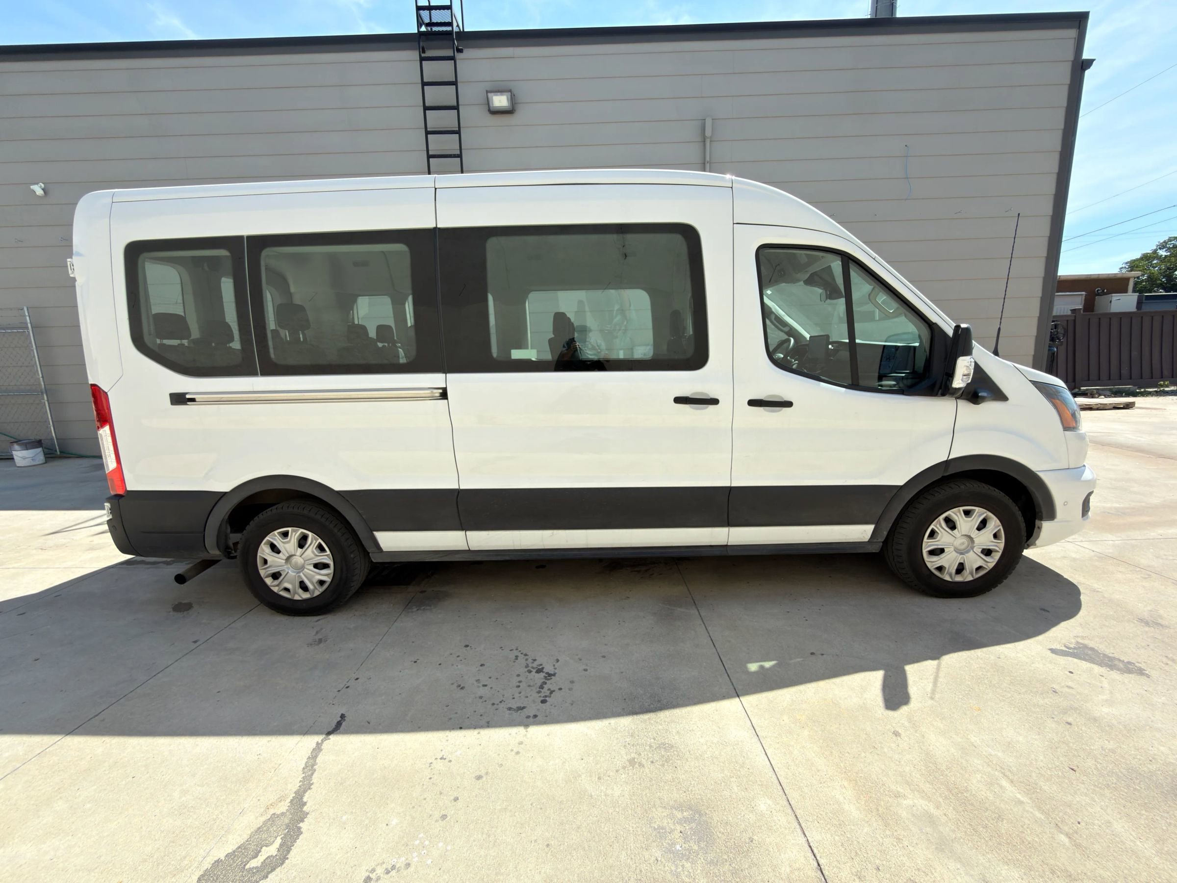 Used 2023 Ford Transit 350 XLT RWD image 8