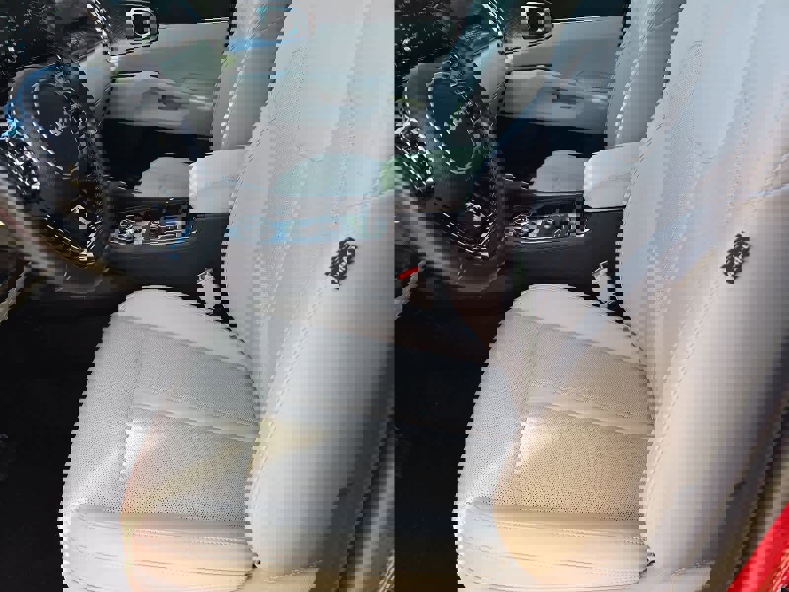 Certified 2022 Kia Sorento EX w/ Panoramic Sunroof Package image 15