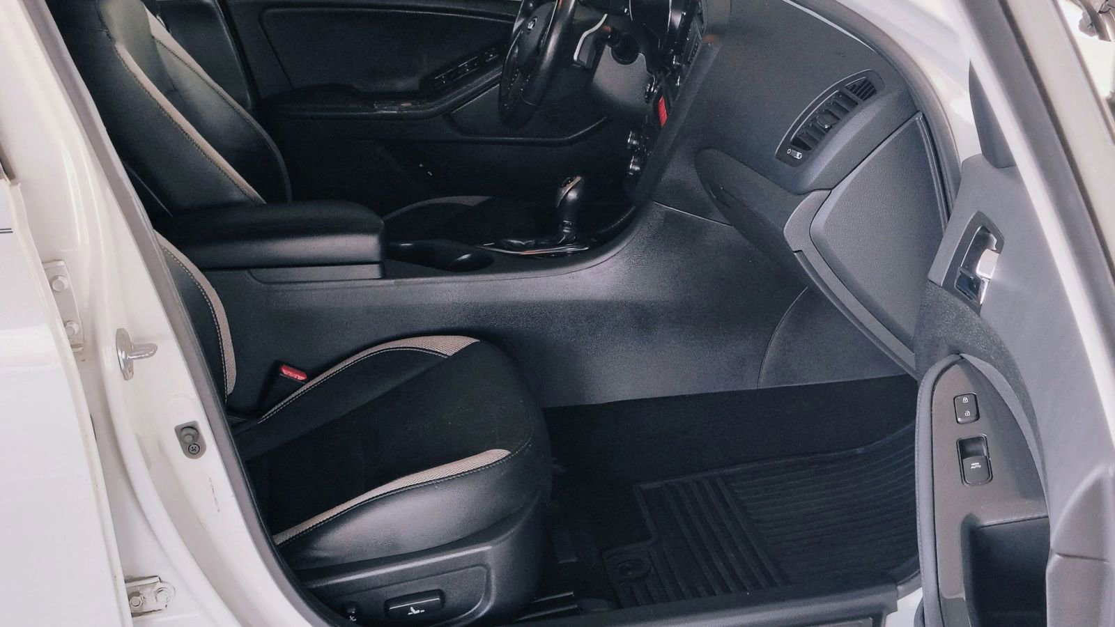 Used 2012 Kia Optima SX w/ Premium Touring Pkg image 12