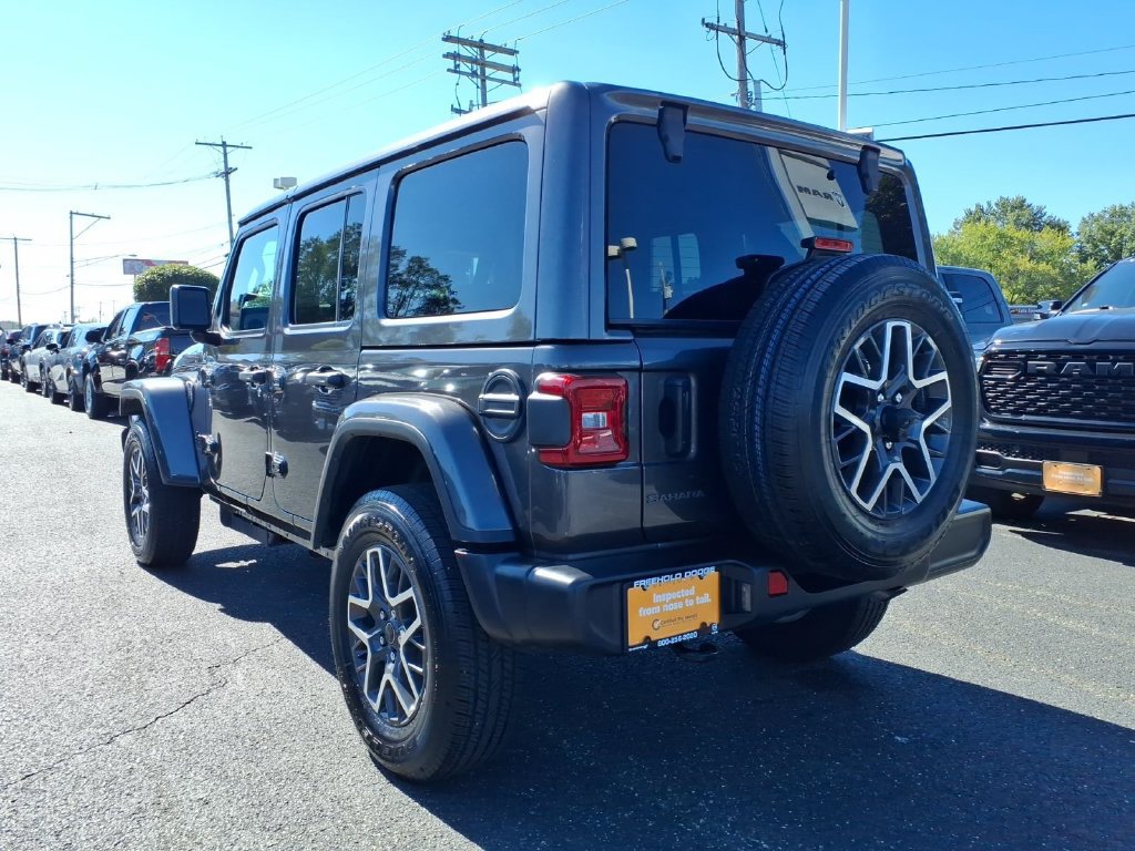 Certified 2026 Jeep Wrangler Unlimited Sahara AWD/4WD image 19