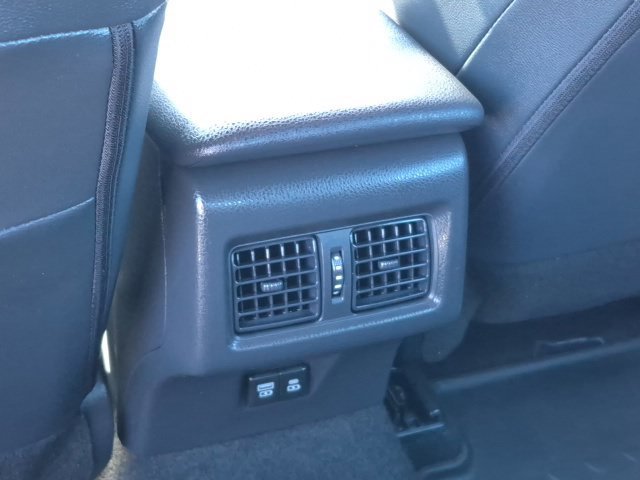 Used 2025 Toyota Camry SE w/ Convenience Package FWD image 16