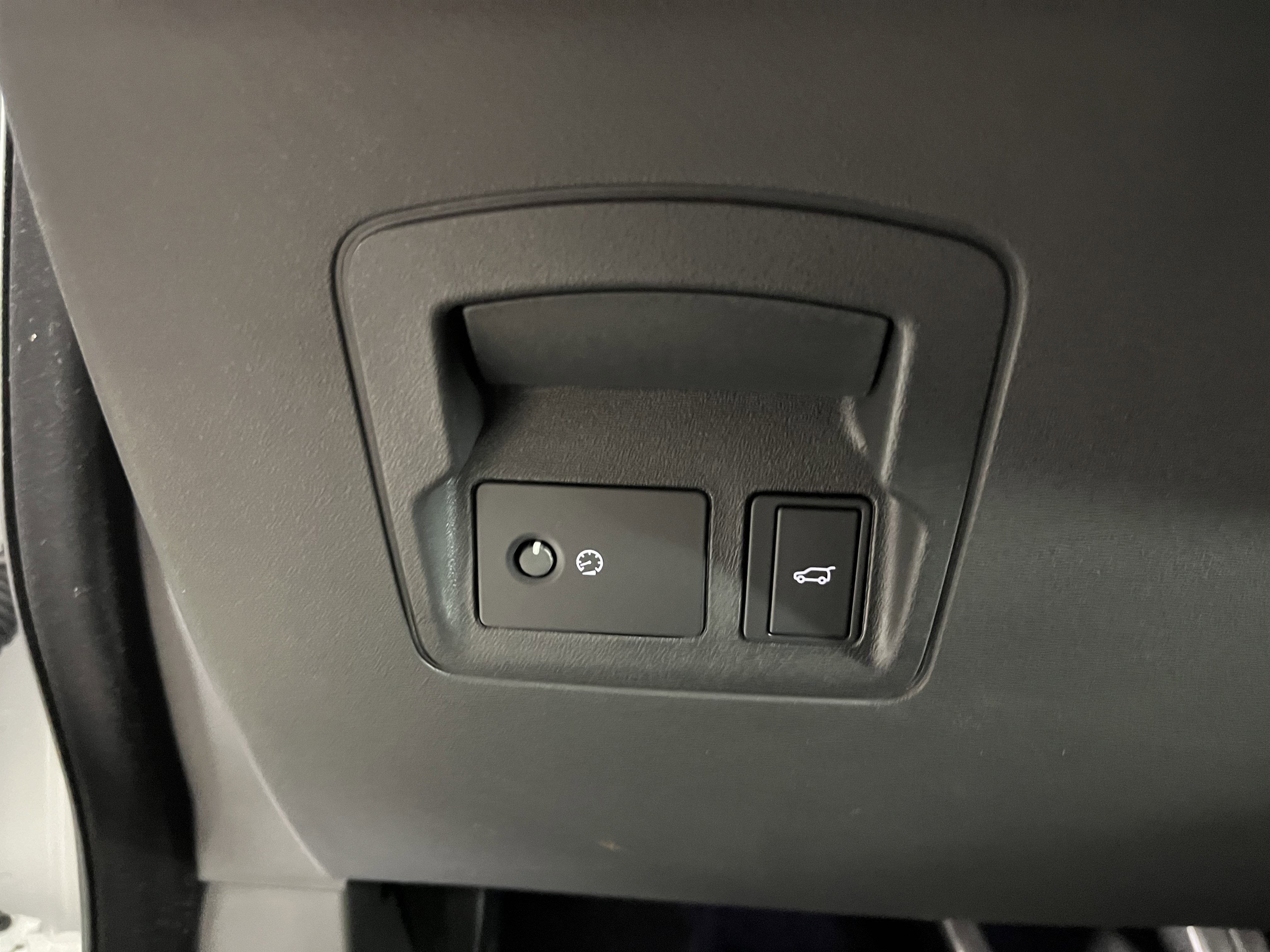 Used 2024 Land Rover Range Rover Velar Dynamic SE image 21