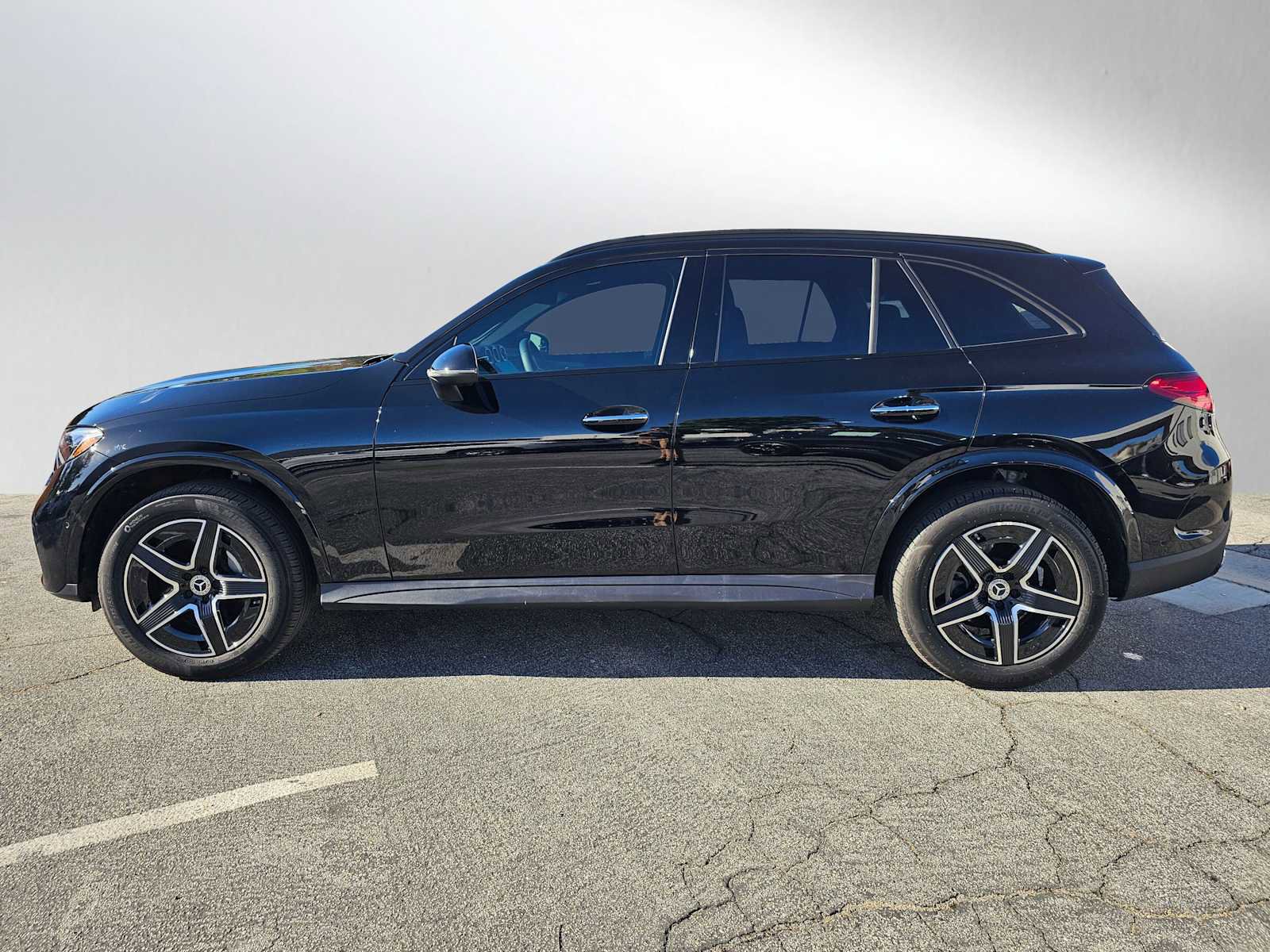 Used 2025 Mercedes-Benz GLC 300 image 6