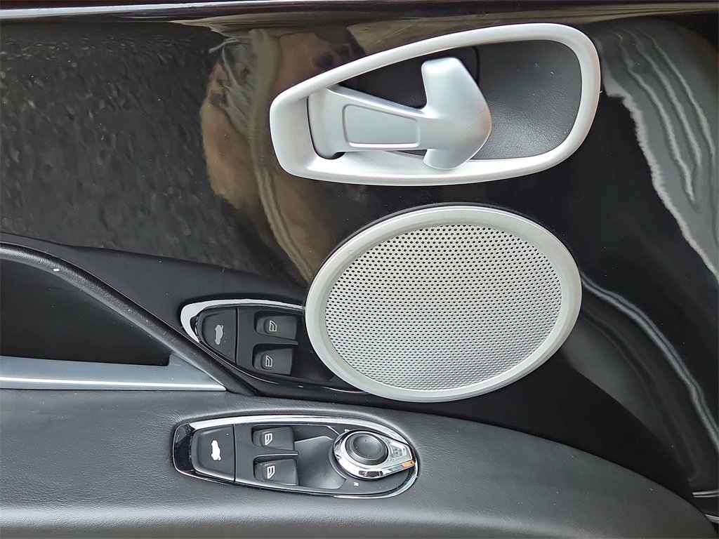 Used 2019 Aston Martin DB11 Volante image 8