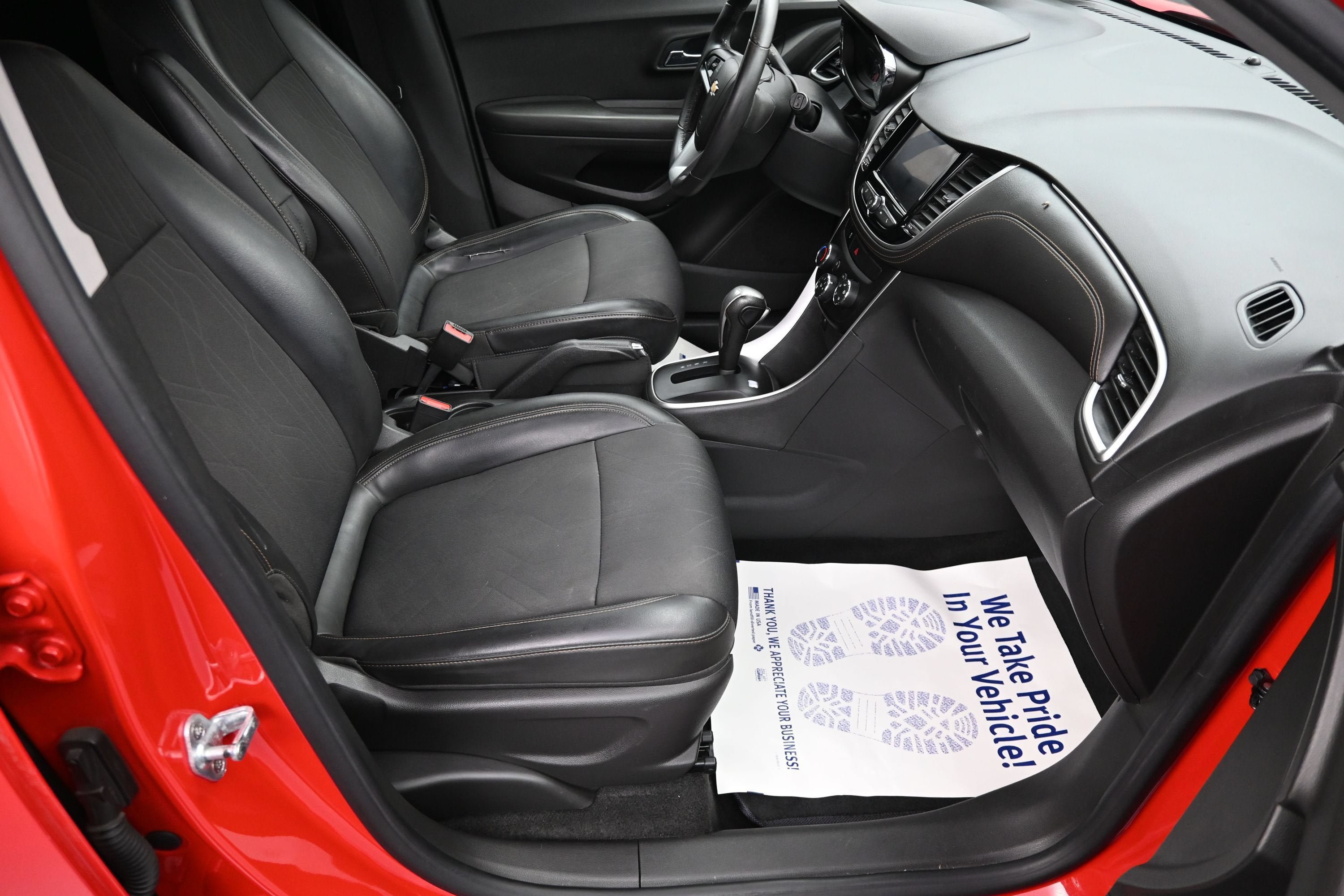Used 2020 Chevrolet Trax LT w/ LT Convenience Package FWD image 27