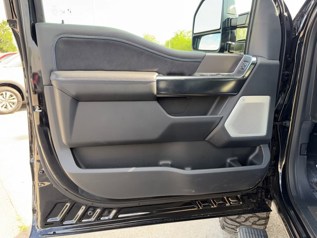Used 2026 Ford F450 Platinum w/ FX4 Off-Road Package image 21