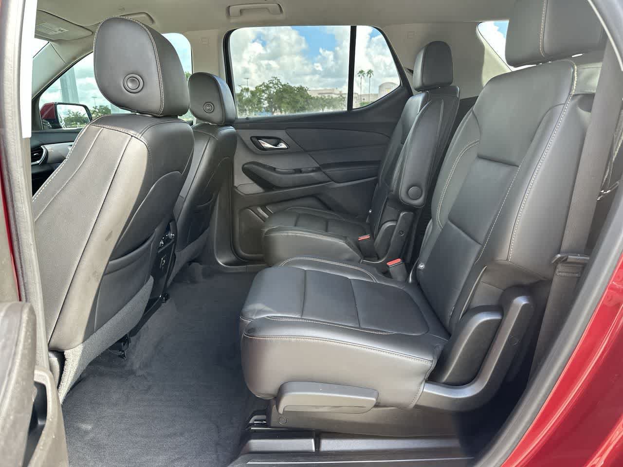 Used 2020 Chevrolet Traverse LT w/ Driver Confidence II Package FWD image 11
