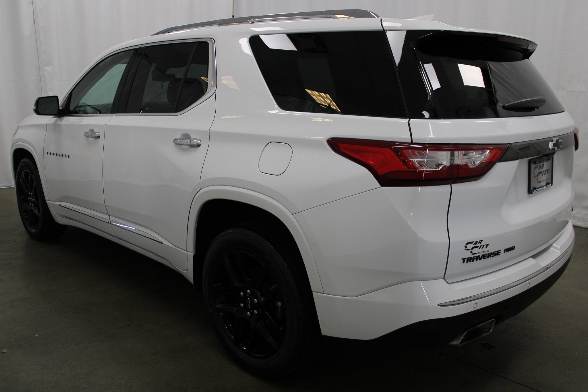 Used 2020 Chevrolet Traverse Premier w/ LPO, Blackout Package image 8