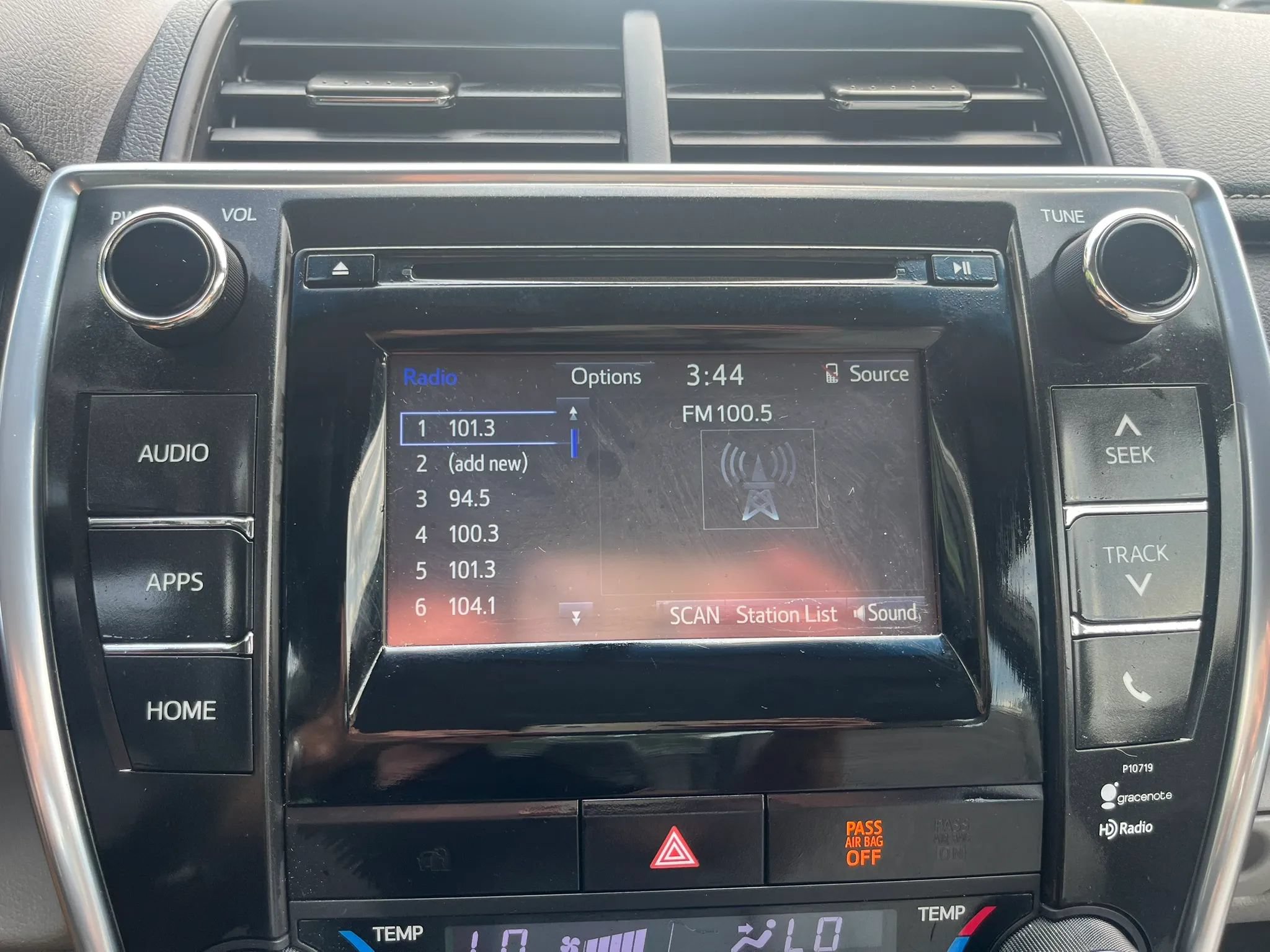 Used 2015 Toyota Camry XLE FWD image 19