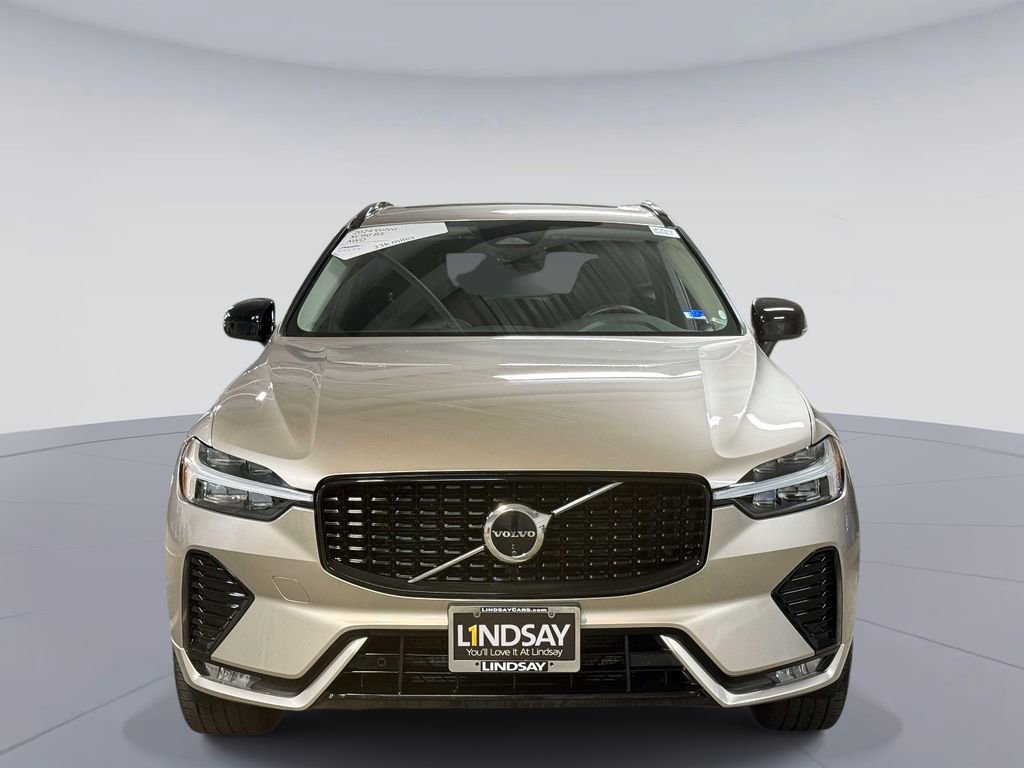 Used 2024 Volvo XC60 B5 Plus AWD/4WD image 8