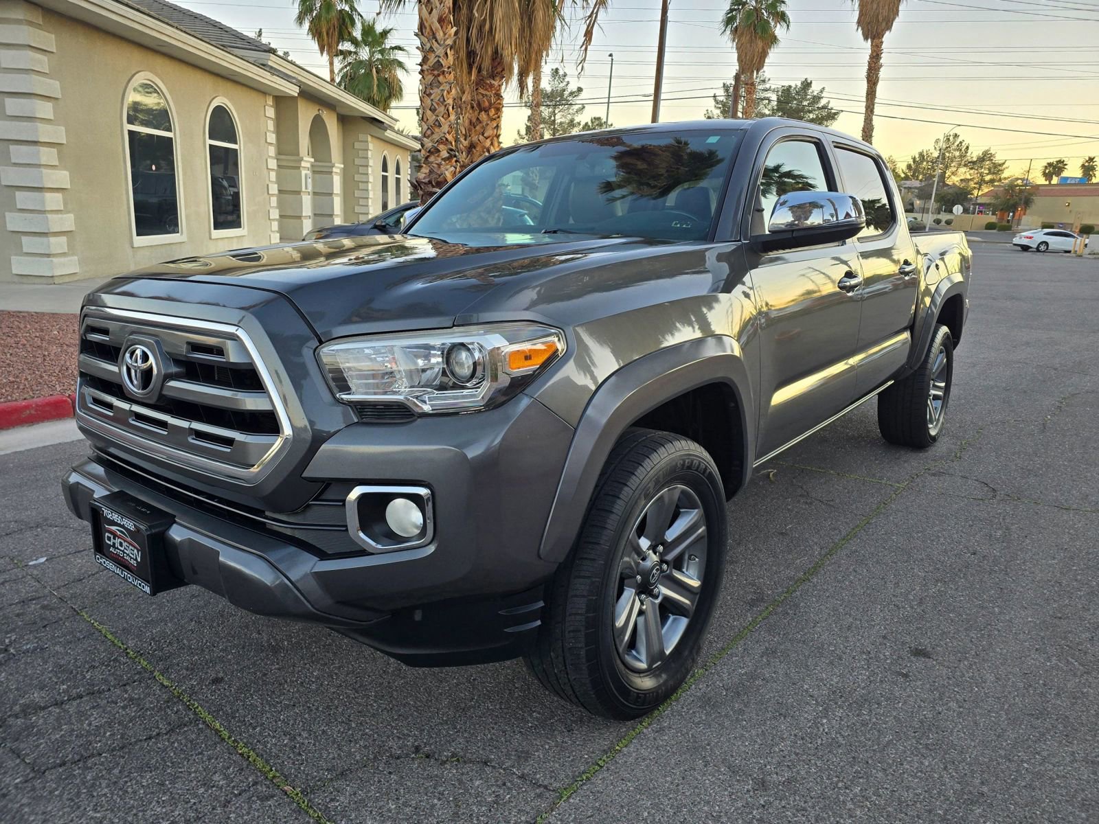 Used 2016 Toyota Tacoma Limited w/ Towing Package RWD image 3