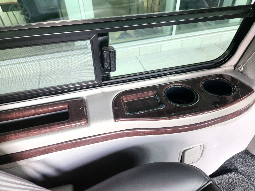 Used 2015 Chevrolet Express 2500 RWD image 48