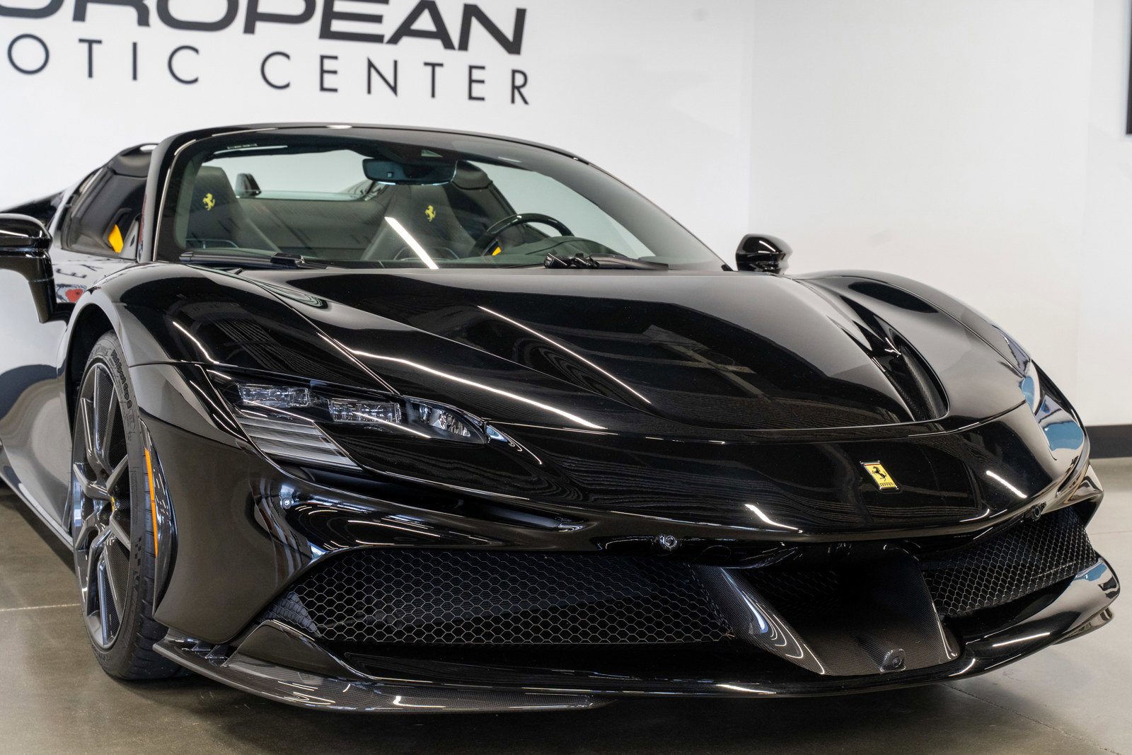 Used 2025 Ferrari SF90 Spider AWD/4WD image 39