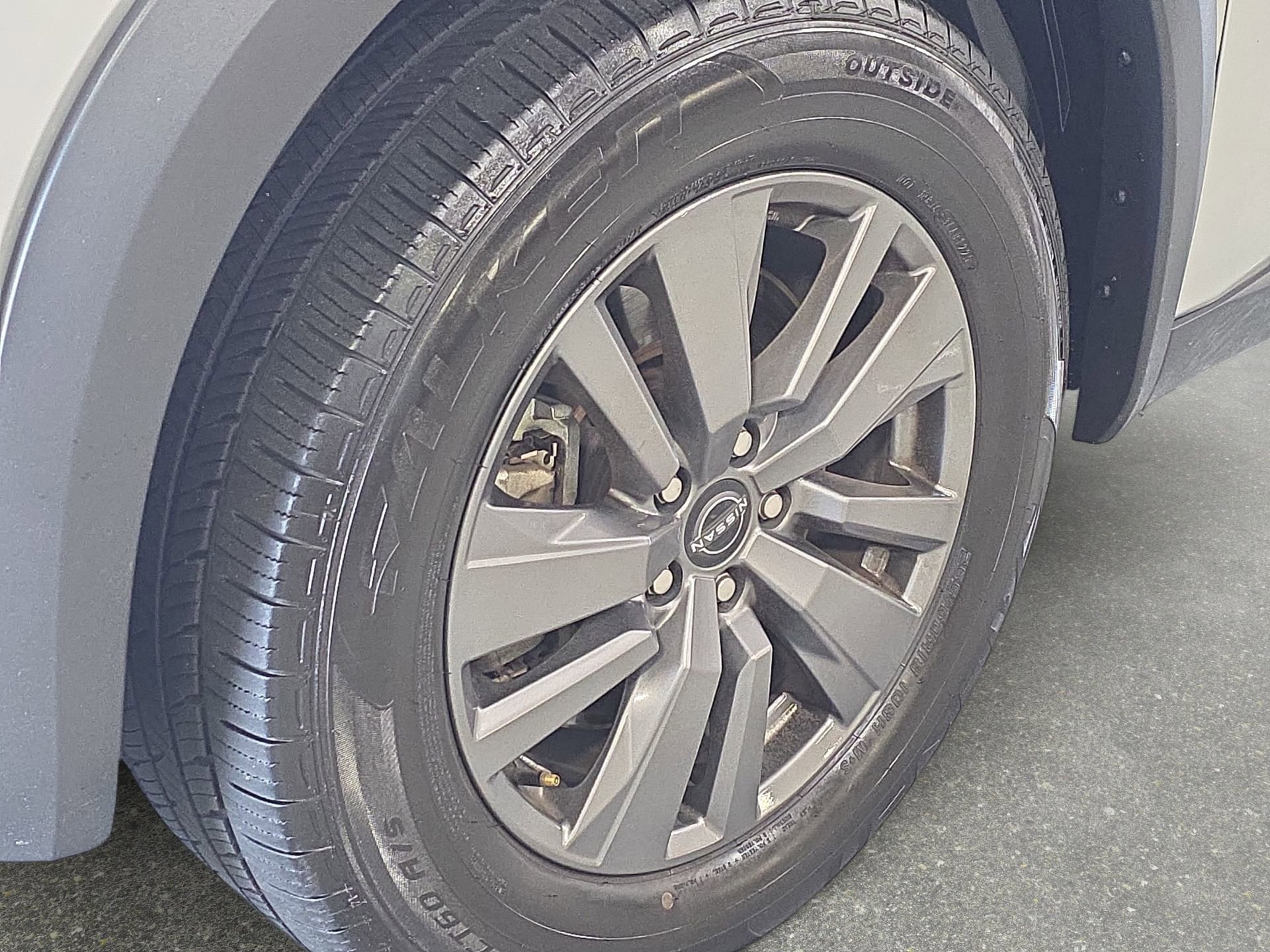 Used 2025 Nissan Pathfinder SV image 29