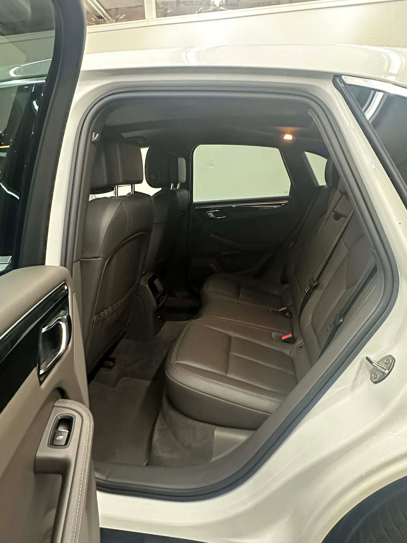 Used 2015 Porsche Macan S image 43