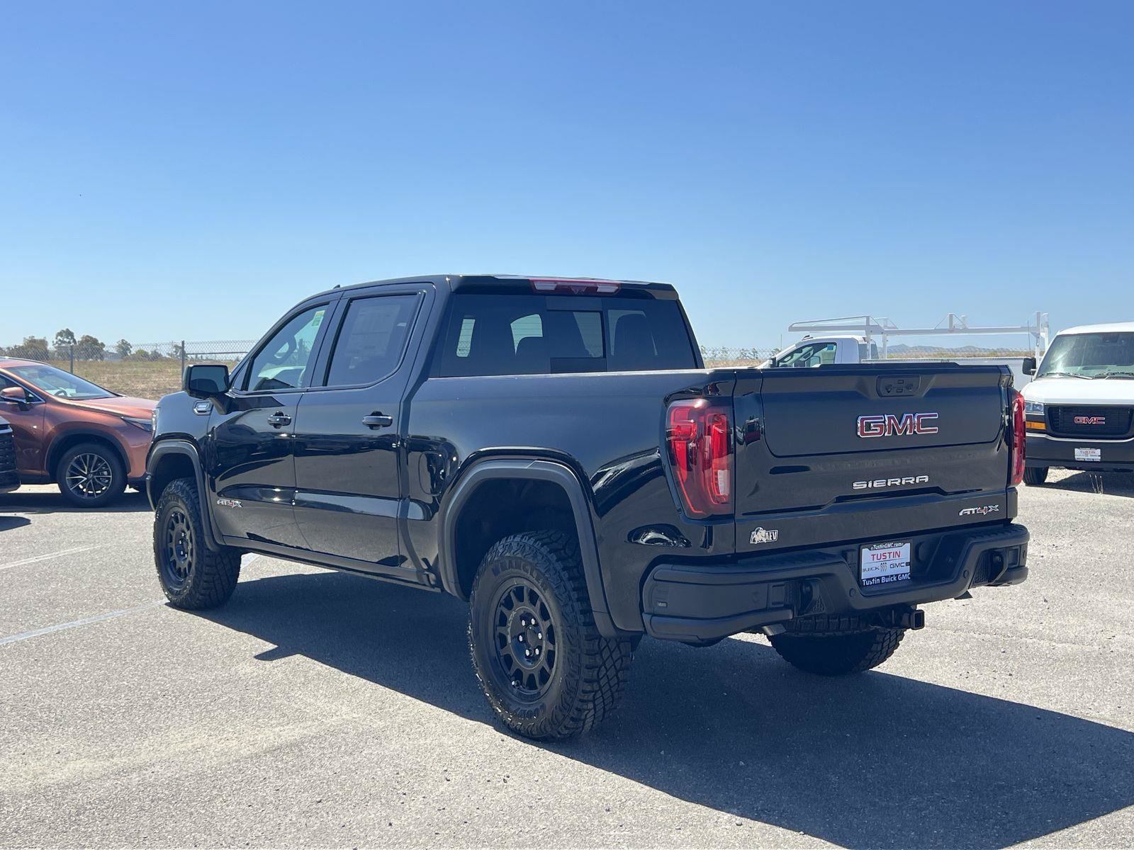 New 2026 GMC Sierra 1500 AT4X w/ AT4X AEV Edition AWD/4WD image 5