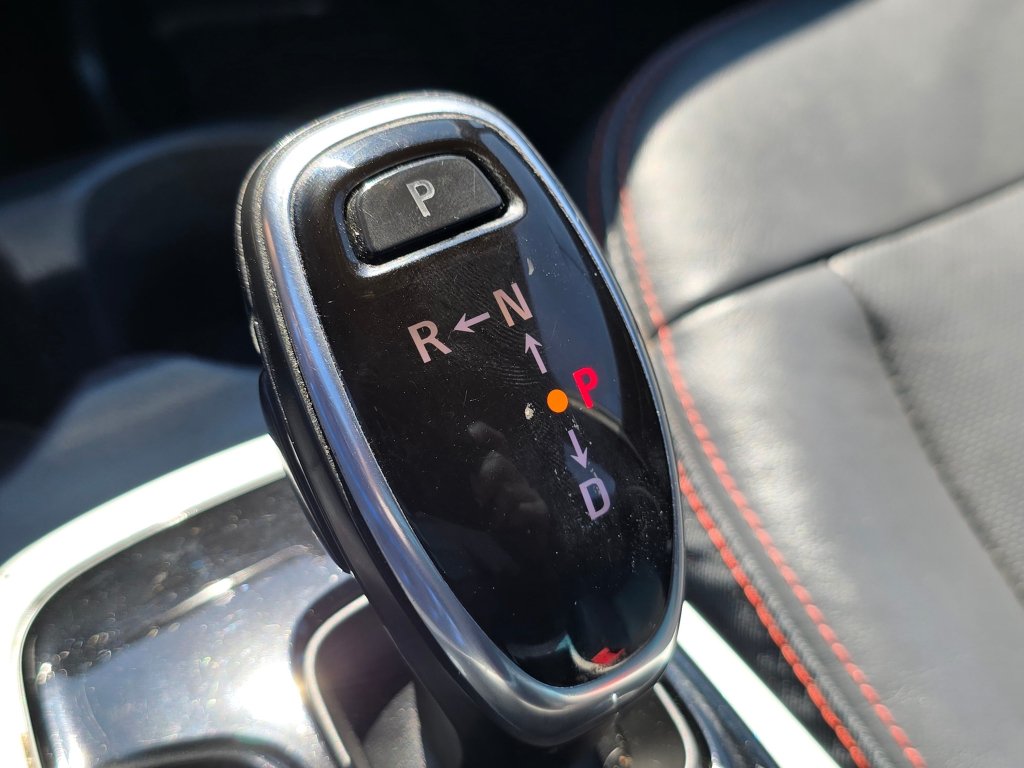 Used 2020 Chevrolet Bolt Premier w/ Infotainment Package FWD image 18